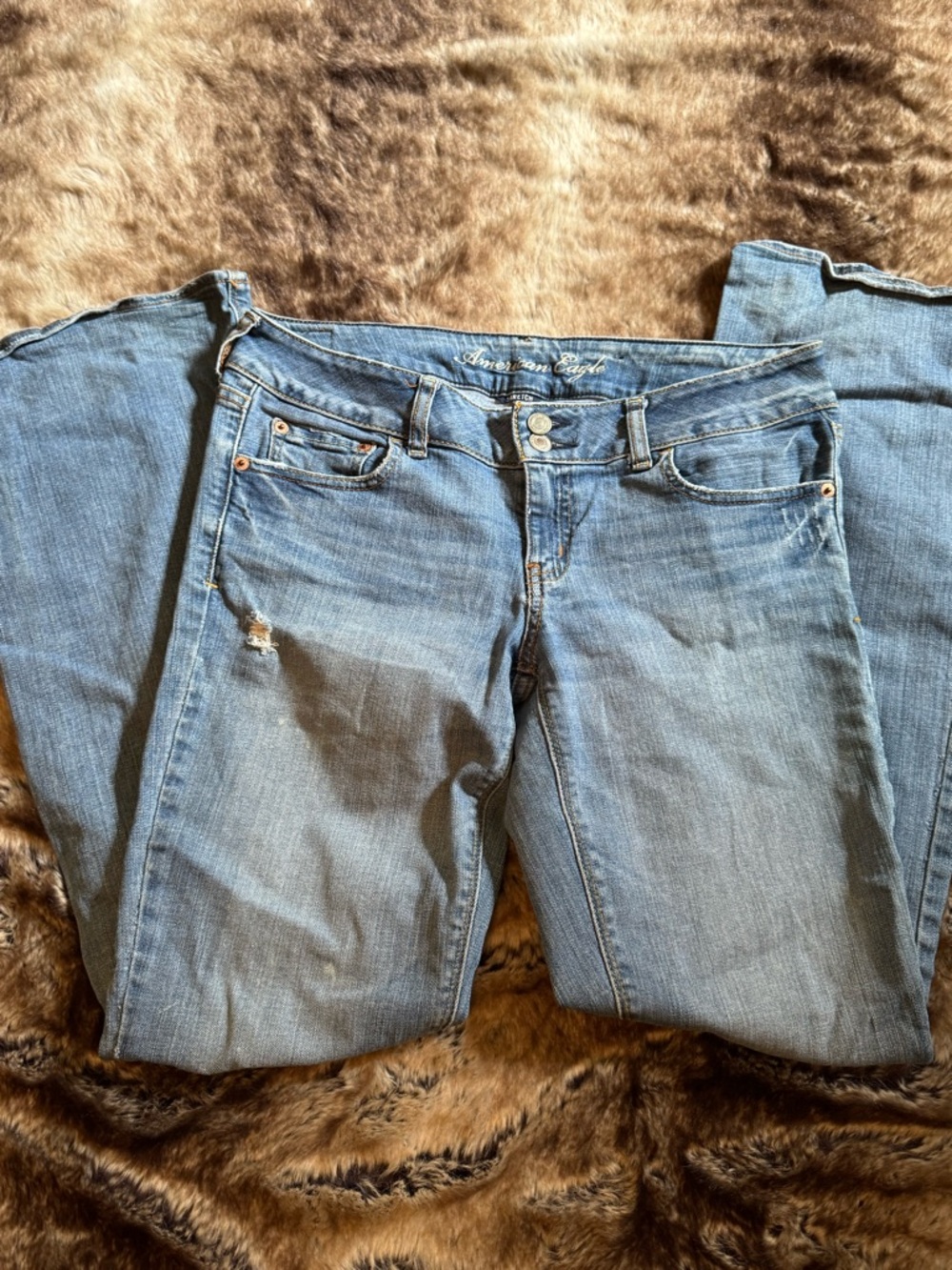 American Eagle light wash Artist jeans Size 8 stretch Bootcut